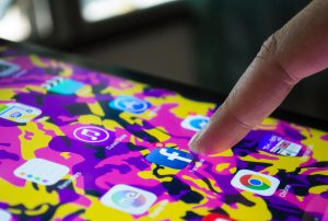 social media communication fb